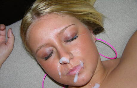 True Amateur Models are pleased to offer you xxx pics featuring Brianna in tugjob scene